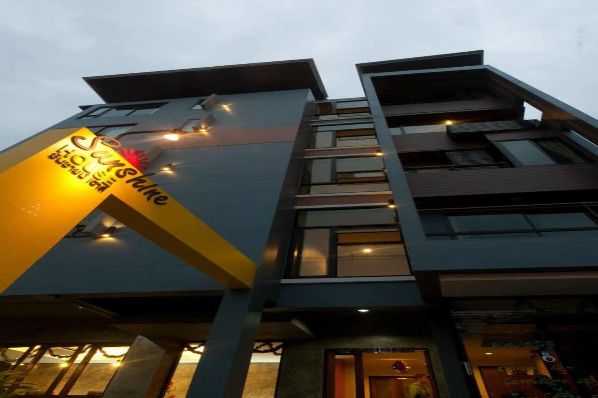 Oyo 233 Sunshine House Hotell Chiang Mai Eksteriør bilde