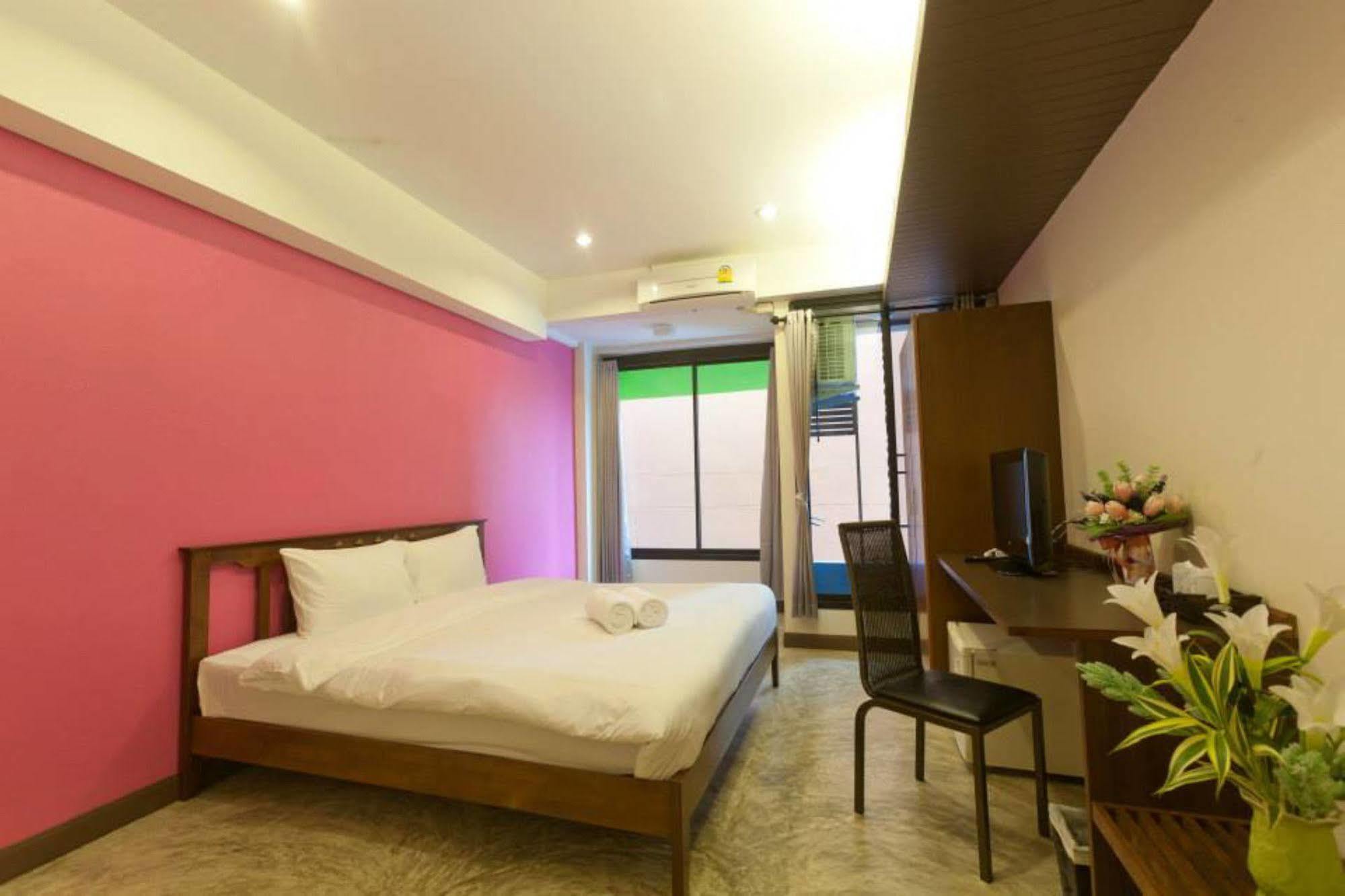 Oyo 233 Sunshine House Hotell Chiang Mai Eksteriør bilde