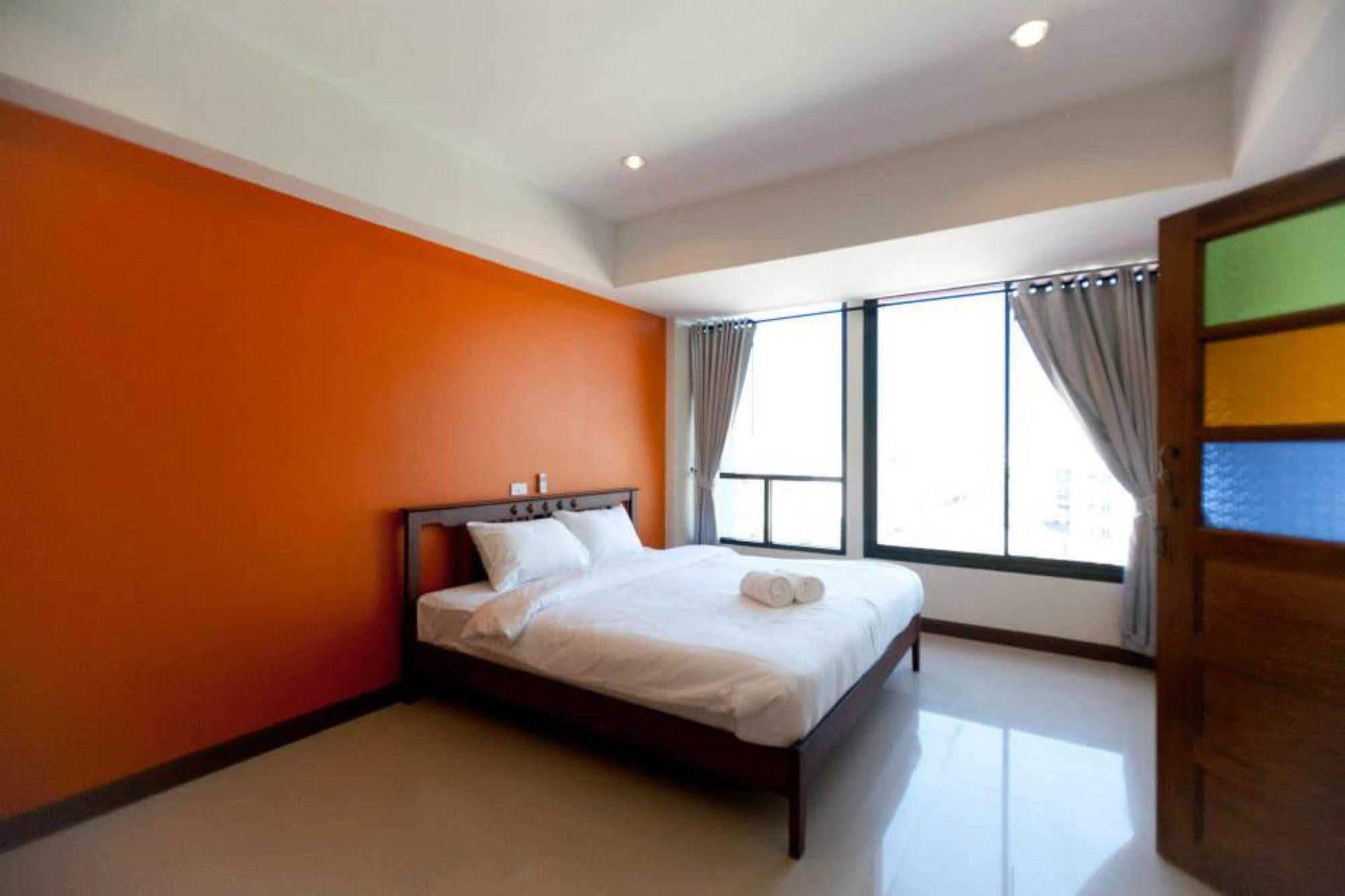Oyo 233 Sunshine House Hotell Chiang Mai Eksteriør bilde