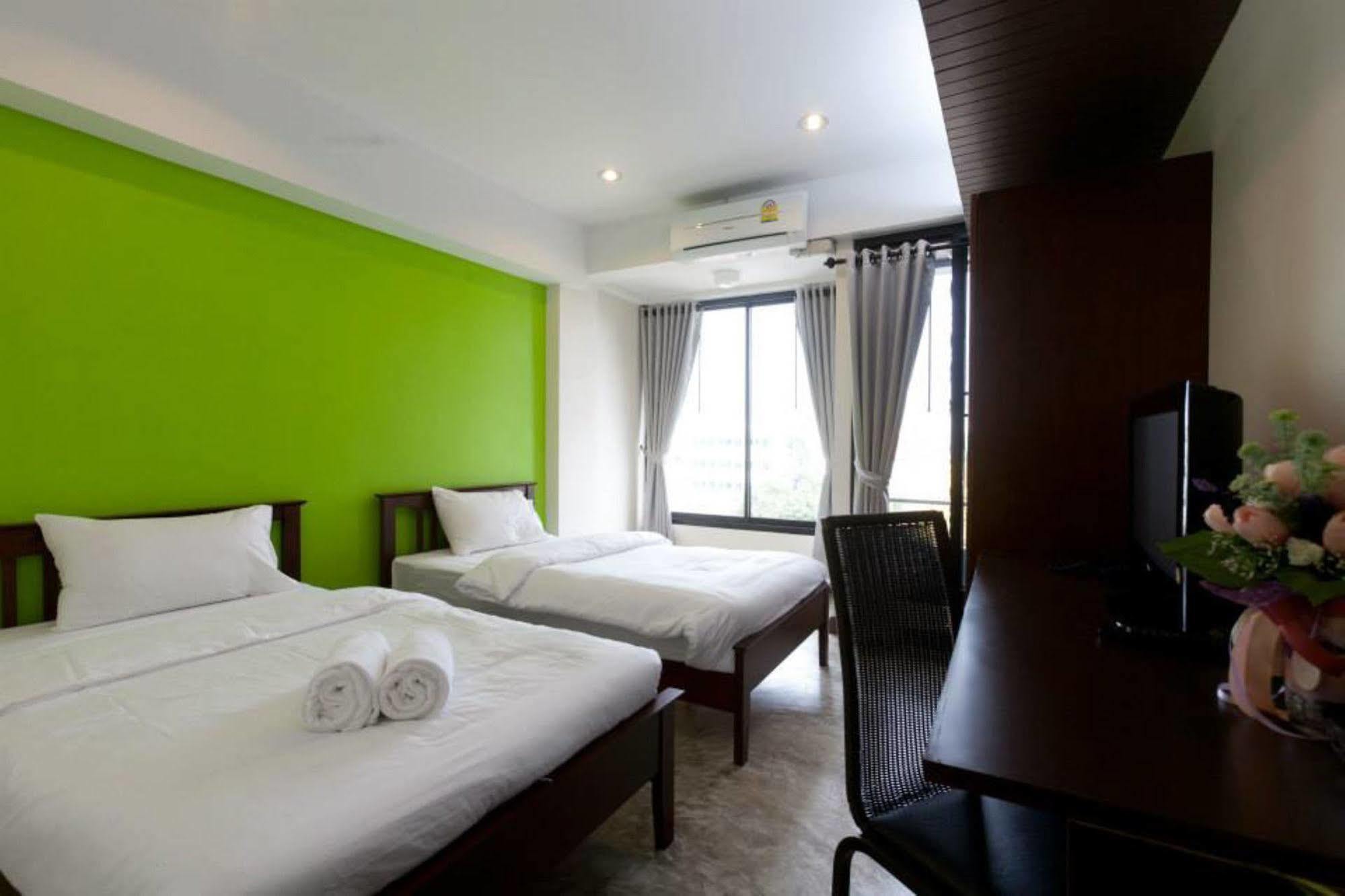 Oyo 233 Sunshine House Hotell Chiang Mai Eksteriør bilde