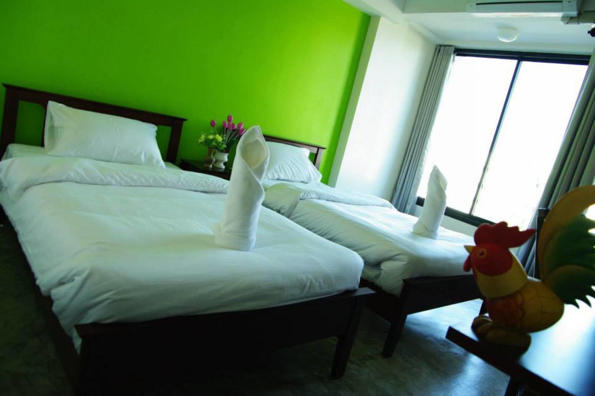 Oyo 233 Sunshine House Hotell Chiang Mai Eksteriør bilde