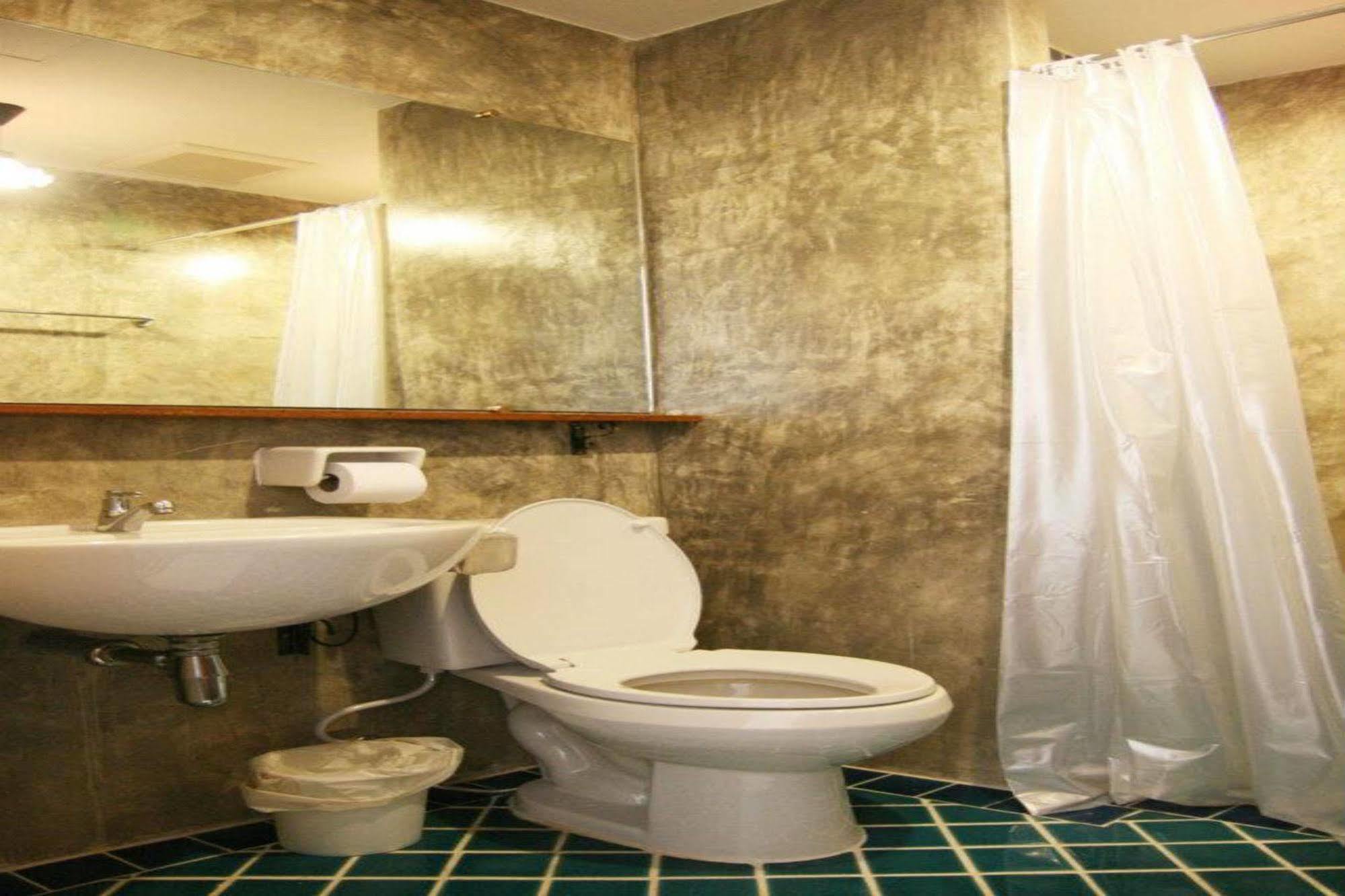 Oyo 233 Sunshine House Hotell Chiang Mai Eksteriør bilde