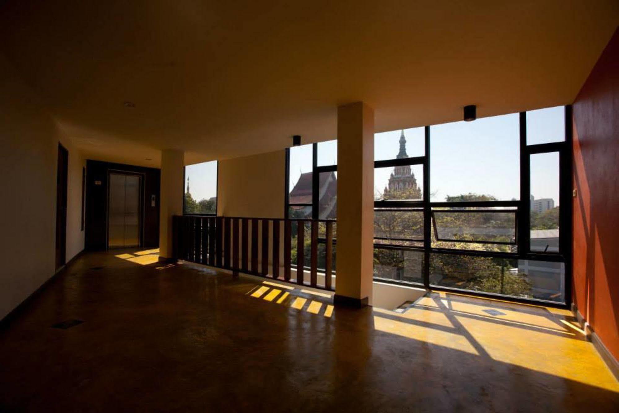 Oyo 233 Sunshine House Hotell Chiang Mai Eksteriør bilde